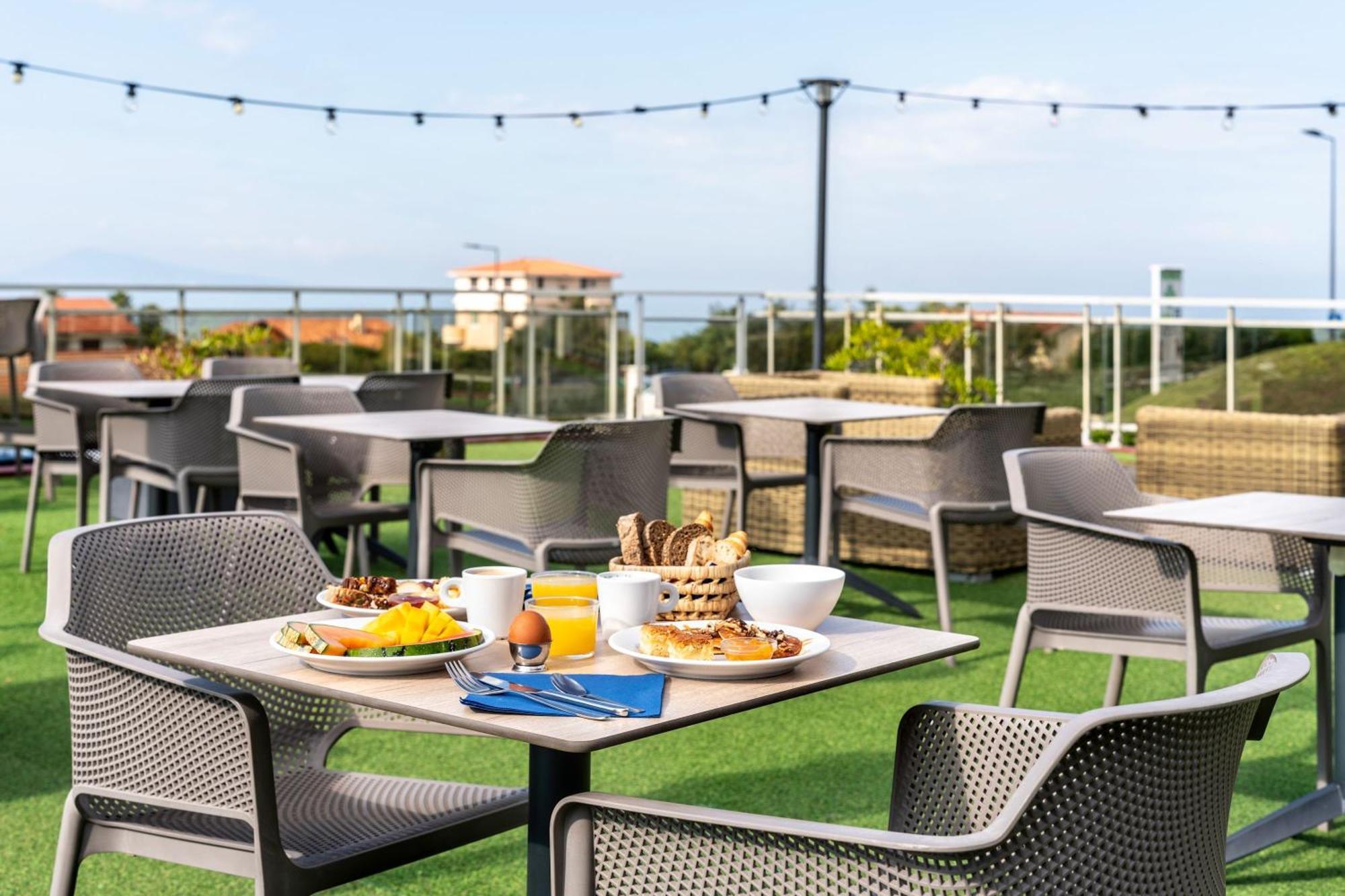 Ibis Styles Biarritz Plage Exterior photo